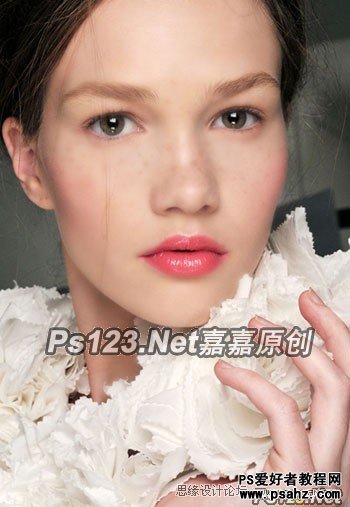 PS美女脸部精细磨皮美容教程：打造超白皮肤美女照片