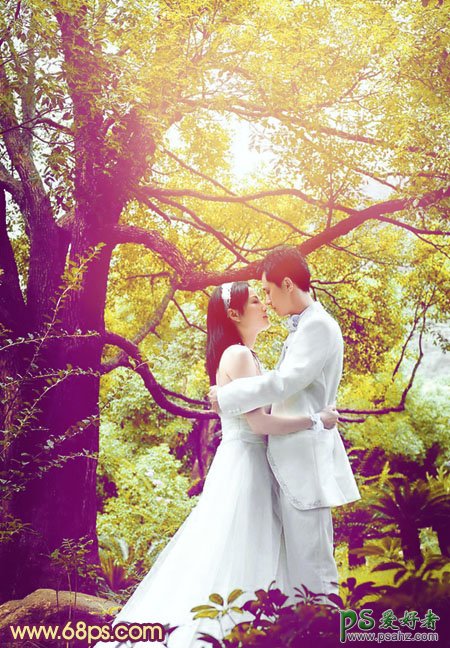 PS调色教程：给树林中的情侣婚片增加柔美的黄紫色