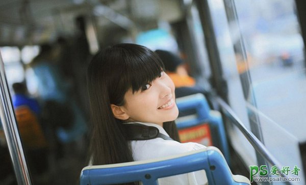 Ps摄影后期:给公交车上漂亮的女孩儿照片制作
