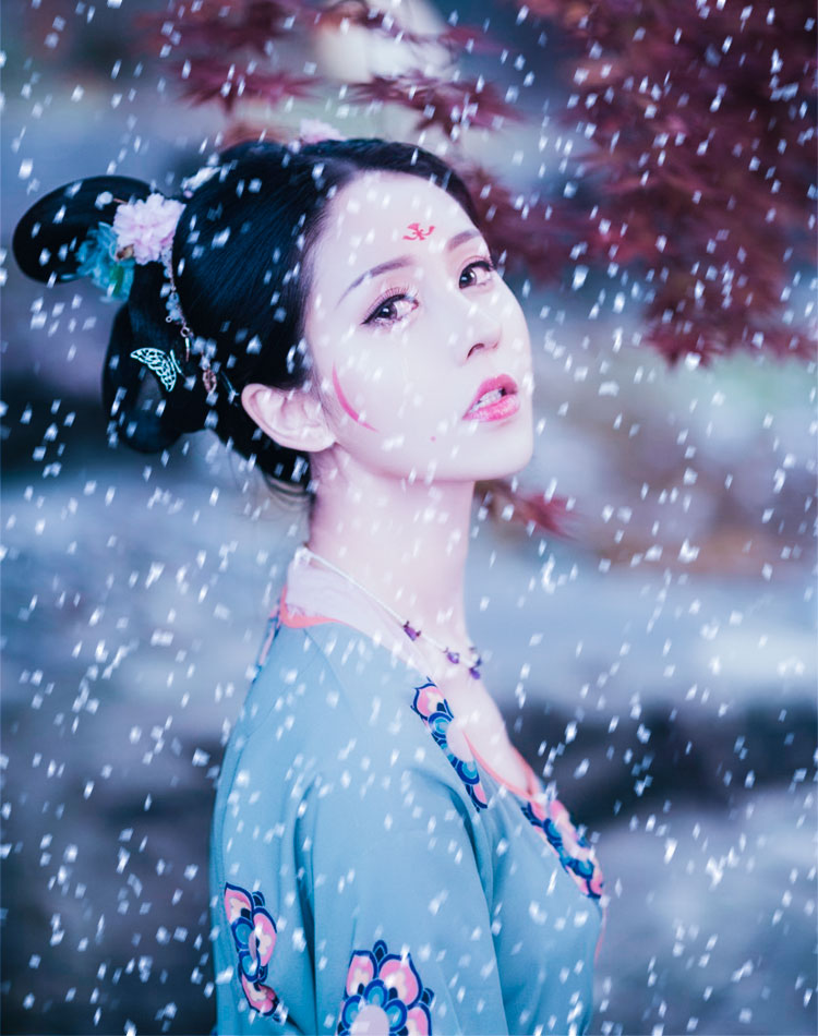 PS美女调色教程：给古风美女加一个下雪的效果，并调出唯美的蓝色