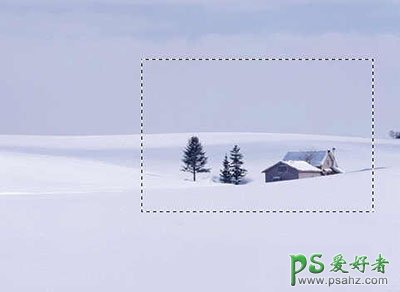 利用ps扭曲滤镜给漂亮的雪景照片制作出边框效果。
